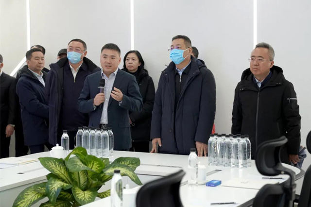 中慶建設(shè)集團(tuán)董事長邵占廣作數(shù)字化管理匯報_副本.jpg
